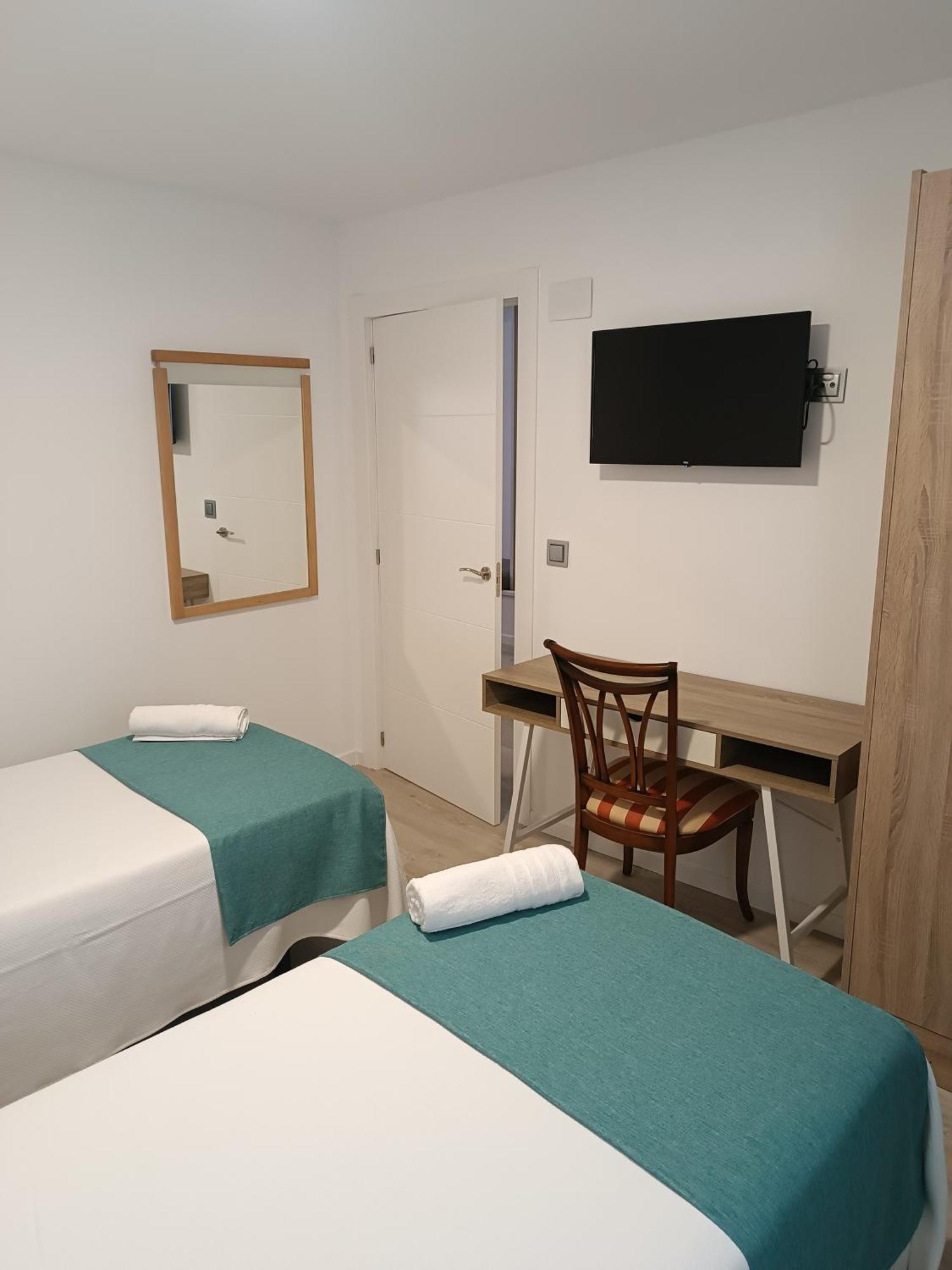 Apartamentos Turisticos Avila Puerta De San Isidro 1-4 Екстериор снимка